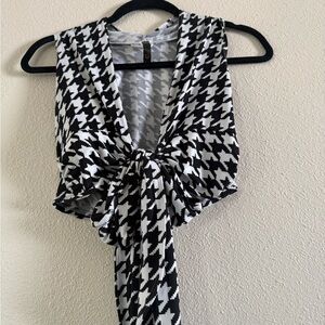 Black and White Houndstooth Top